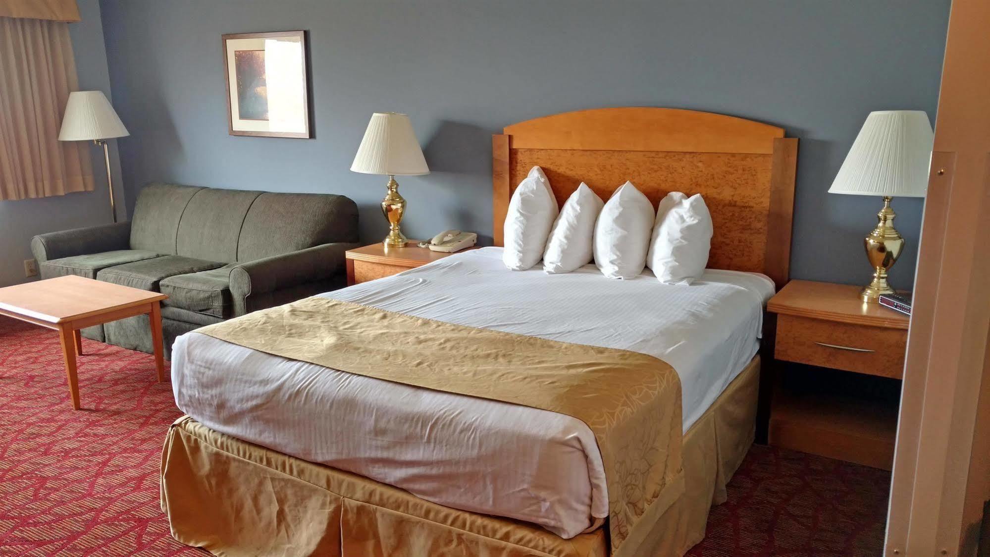Boarders Inn & Suites By Cobblestone Hotels Superior Exterior foto